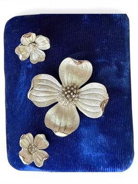 Vintage Crown Trifari Dogwood Set Signed Brushed Silver Tone Brooch Earrings